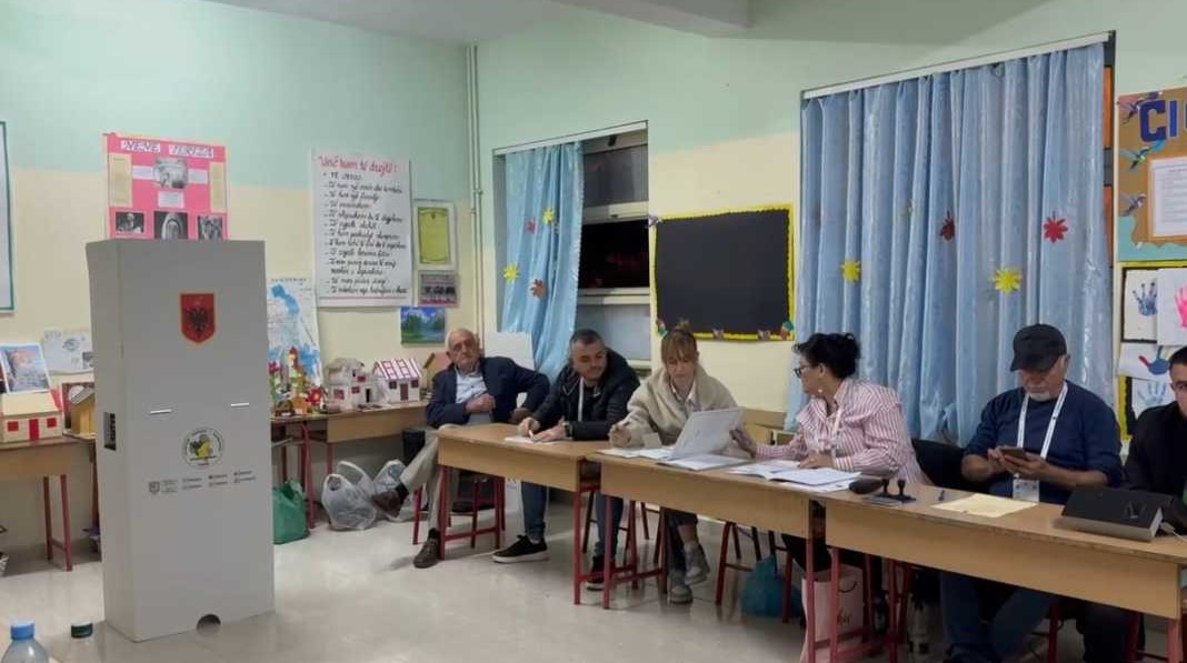 Të rinjtë larg politikës, votuesit mbi 55 vjeç përcaktuan rezultatin e zgjedhjeve